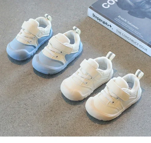 Atmungsaktive, Rutschfeste Sneakers mit Klettverschluss - Image 2